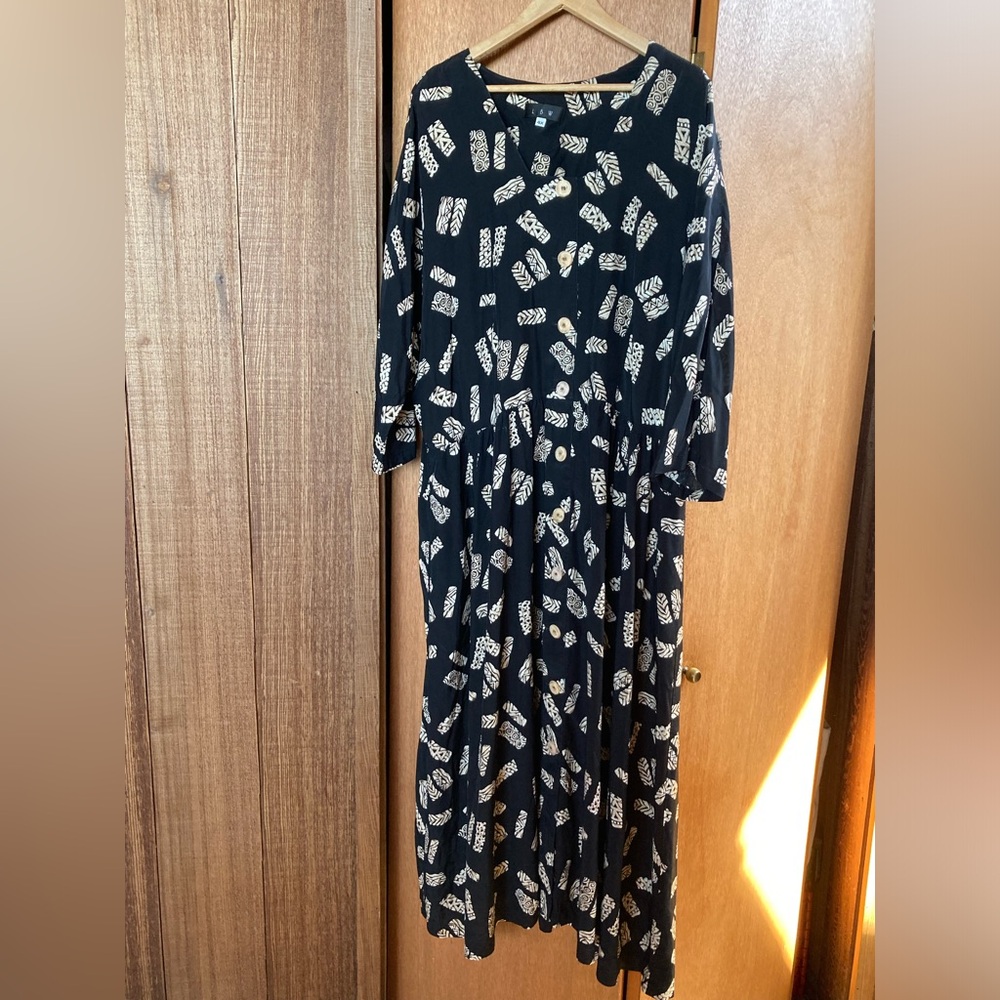 LBW (Size 4X) Black Artsy Rayon Blend Maxi Dress Boutique